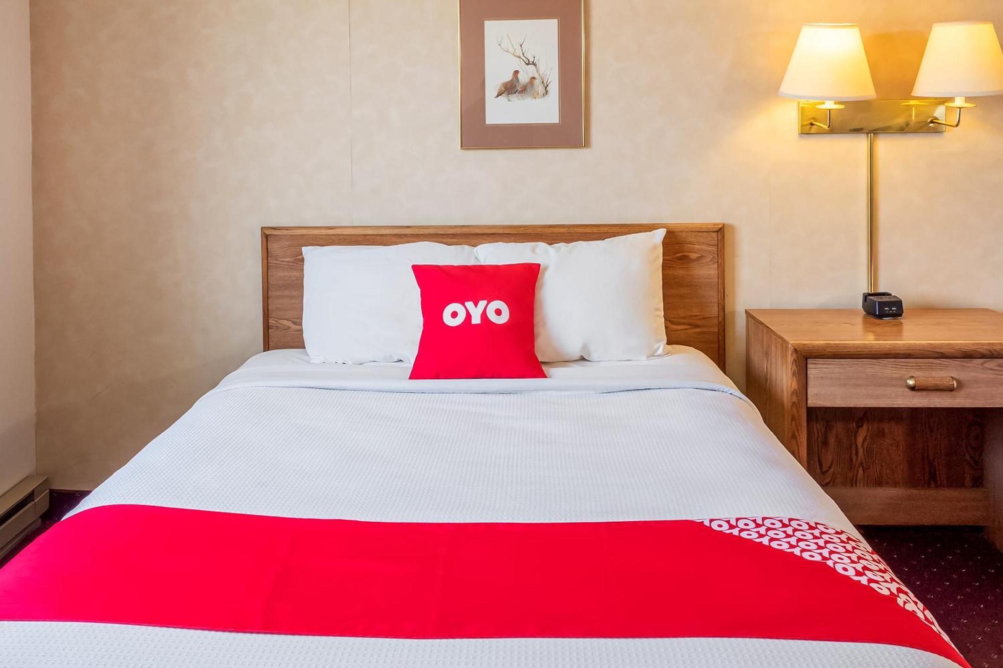 Oyo Hotel Shelby Mt Hwy 2 & I-15 Exterior photo